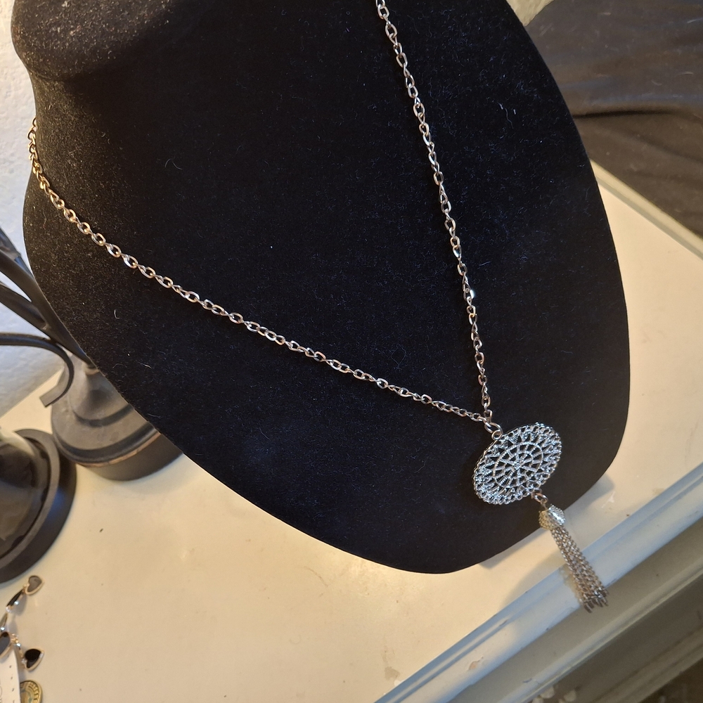 Gold Pendant Necklace